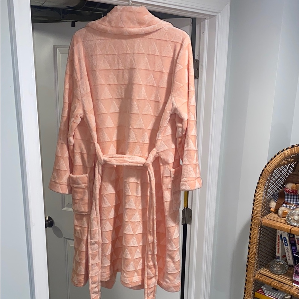 Peach Geometric Women's Robe - Picture 2 of 3